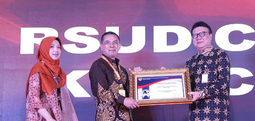 Kota Cimahi Raih  Penghargaan Pelayanan Publik Kategori Sangat Baik