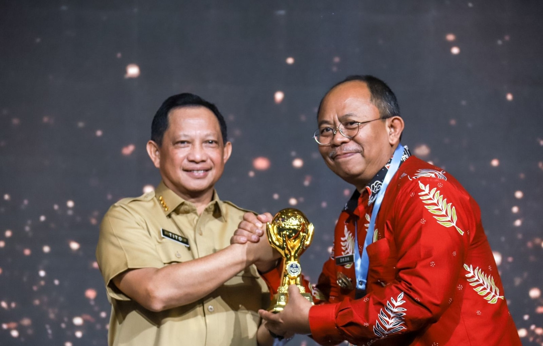 Kota Cimahi Raih Penghargaan Atas Capaian Universal Health Coverage