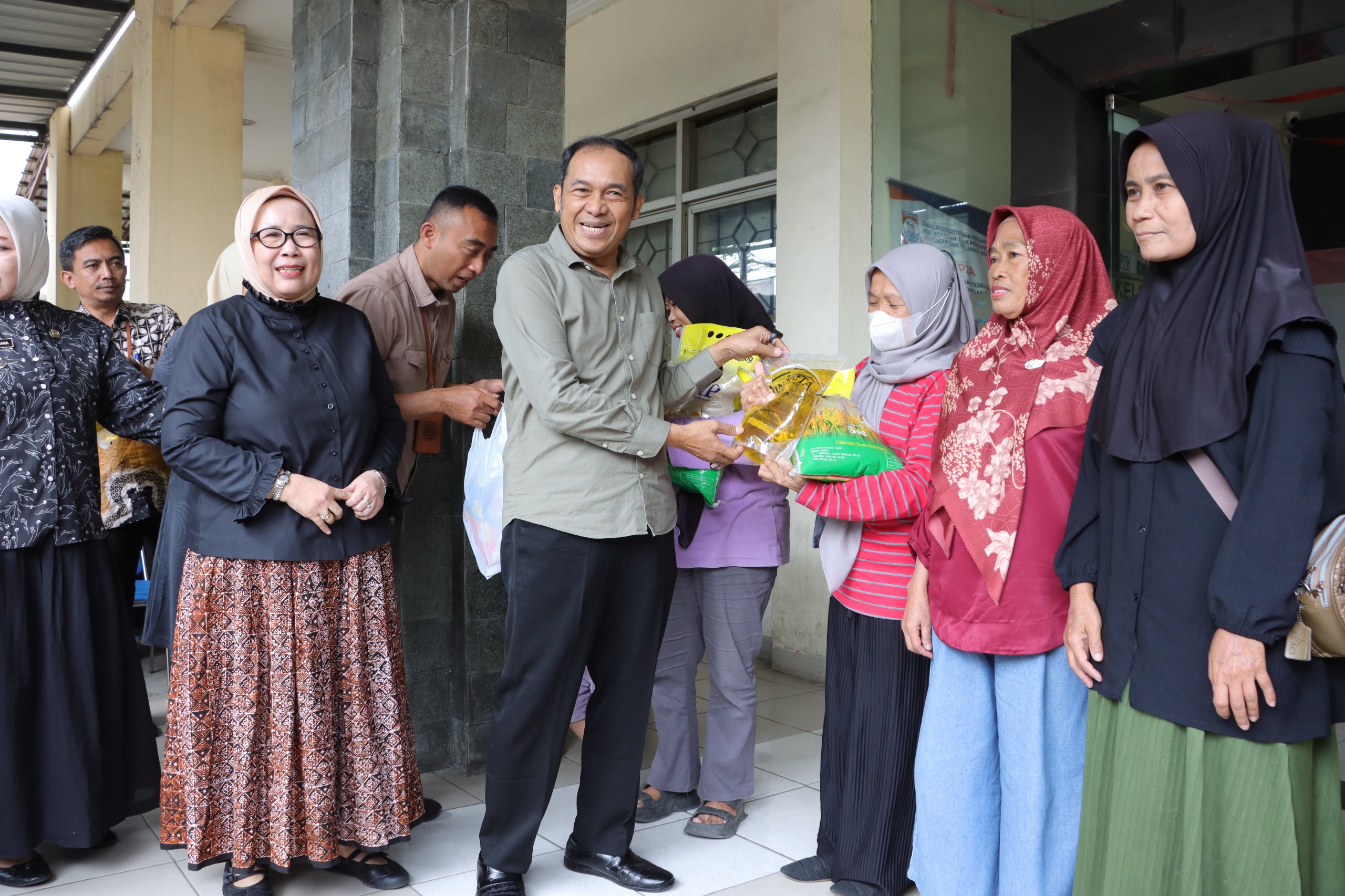 Program Sibesti, Pemkot Cimahi Jual Paket Sembako dibawah HET