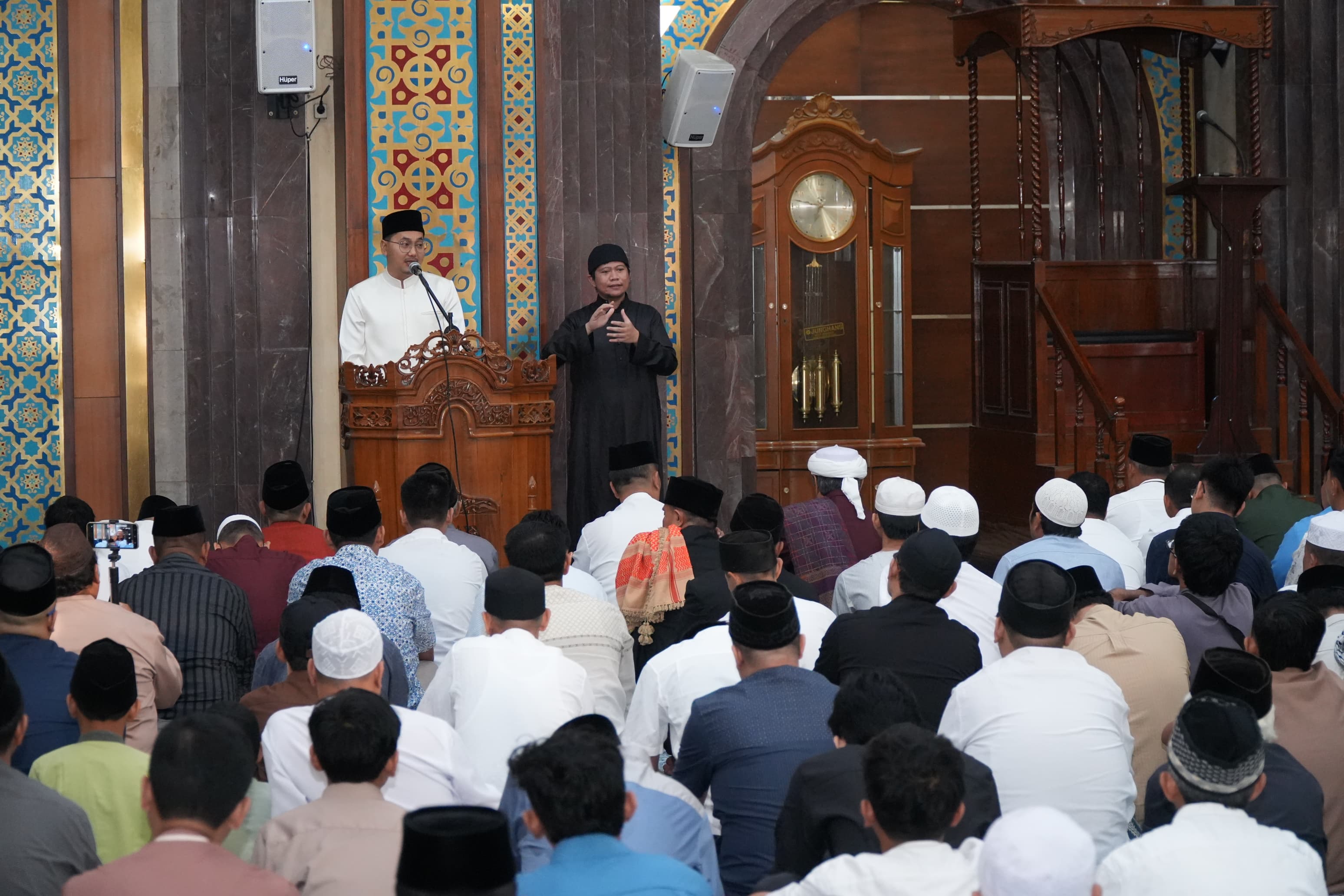 Pertama Di Kota Cimahi! Salat Idul Fitri Digelar Secara Inklusif Lewat Kehadiran Juru Bahasa Isyarat