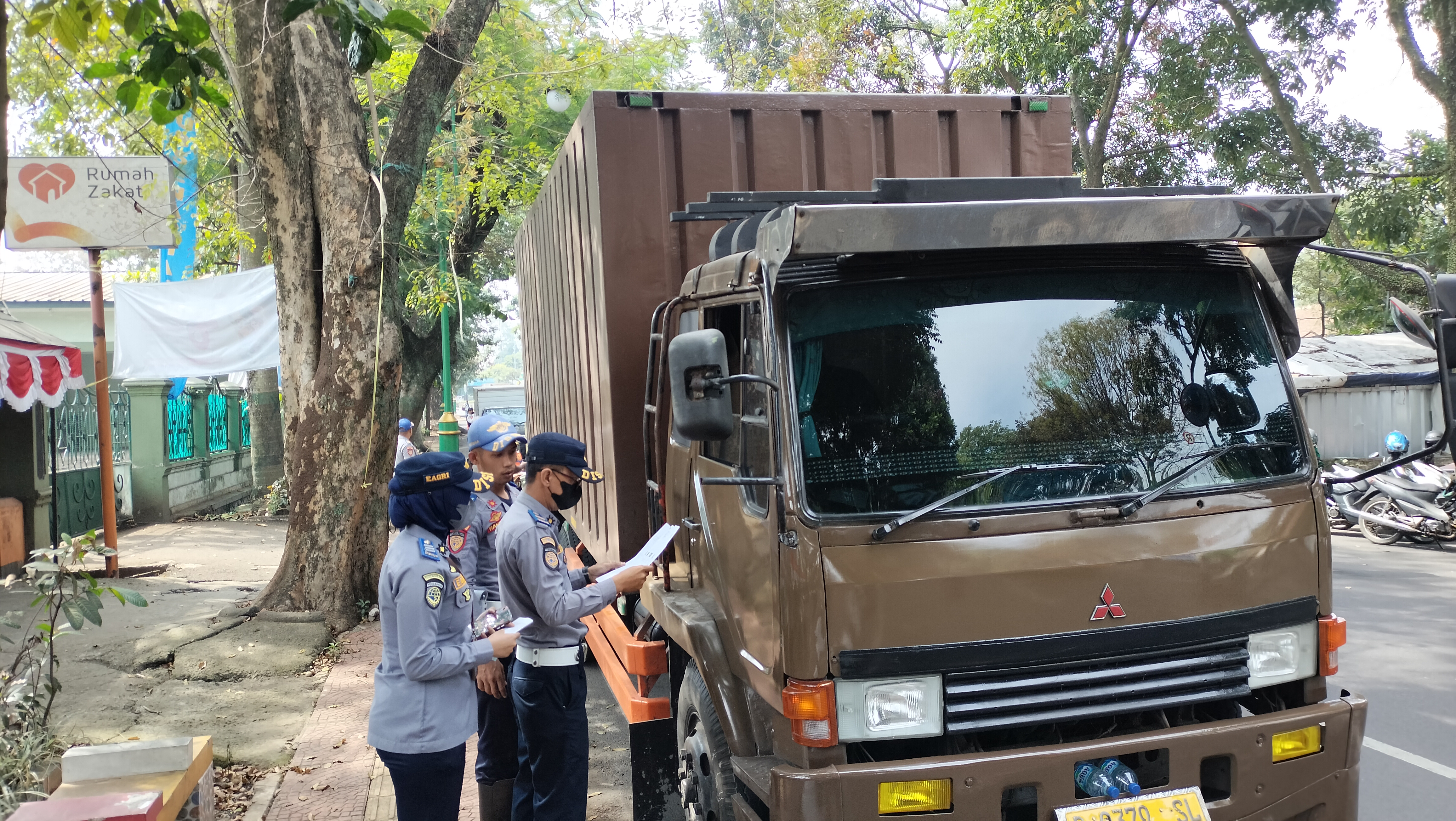 Gakum Terpadu, Dishub Kota Cimahi Tertibkan Angkutan Orang Dan Barang