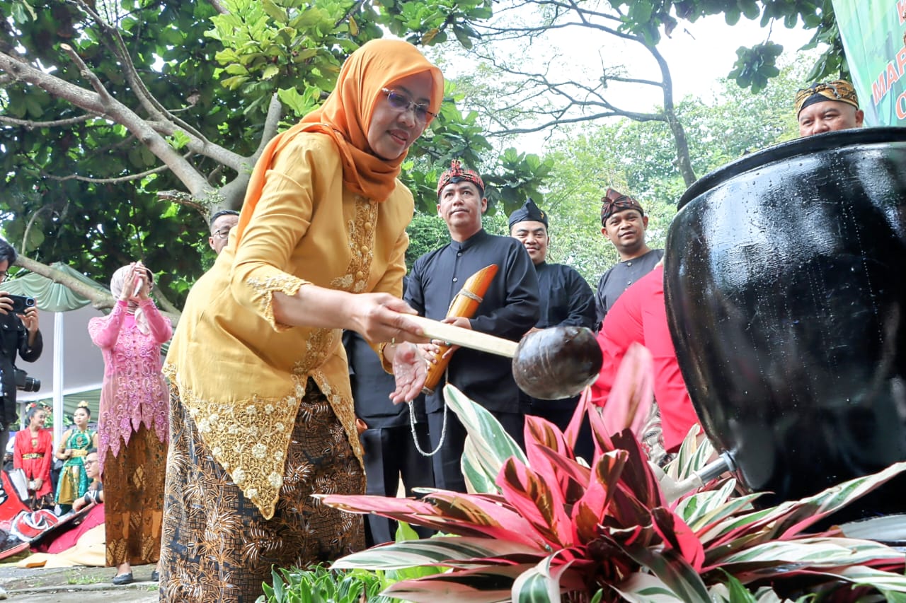 Gelar Kirab Budaya Dan Pesta Rakyat Sambut HUT Kota Cimahi Ke-22