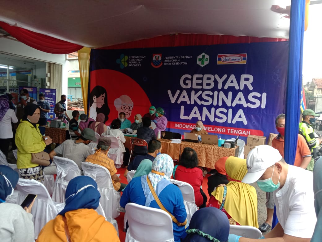 Turun Ke Tingkat Bawah Ajak Warga Lansia Divaksin Covid-19