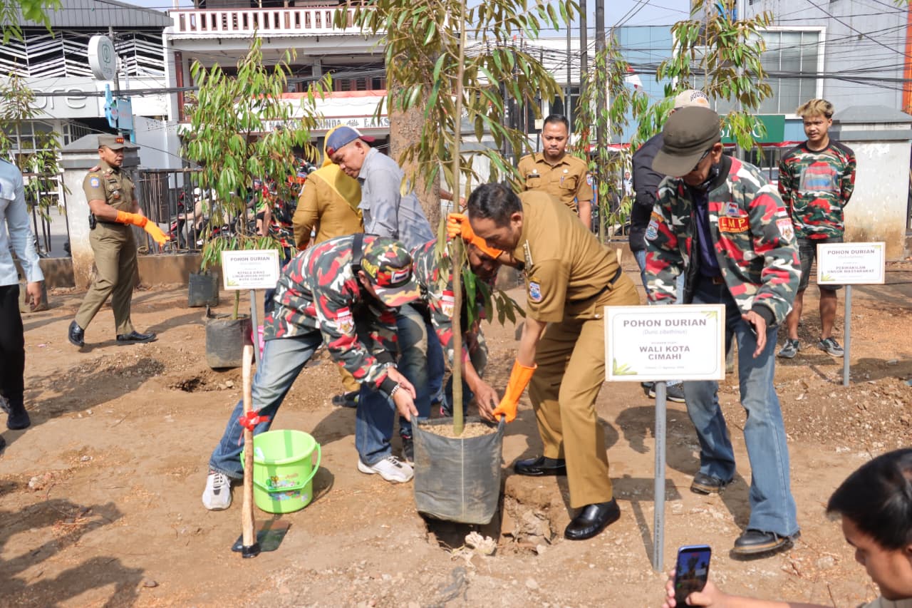 Tanam Pohon Pengganti, Penataan Kawasan RSUD Cibabat Tetap Utamakan Komitmen Jaga Lingkungan