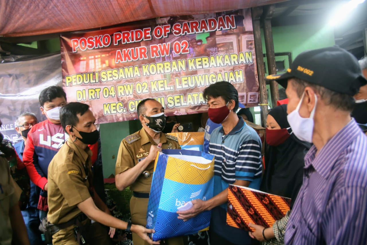Plt. Walikota Cimahi Kunjungi Korban Kebakaran Rumah Di Kp. Saradan
