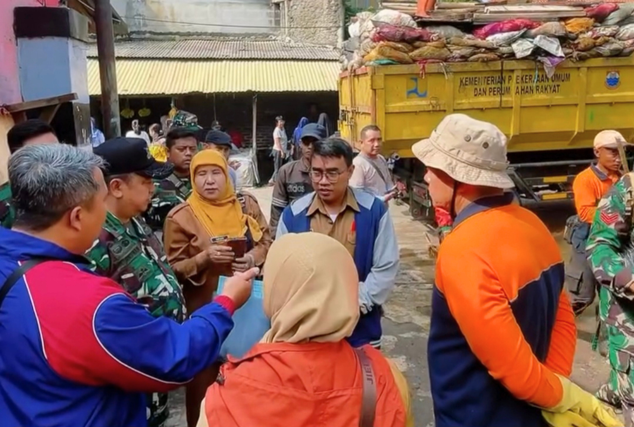 TPS Ilegal di Pasar Recok Melong Ditutup