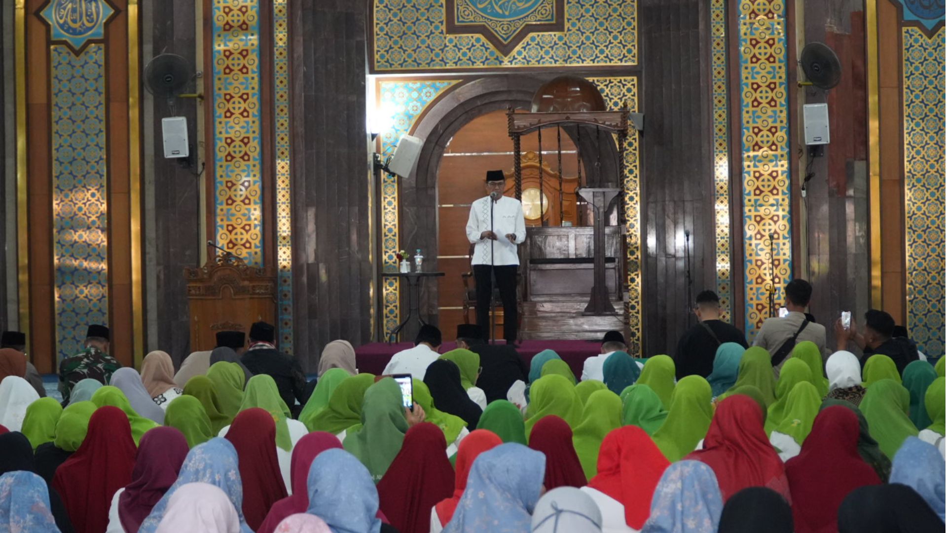 Peringatan Maulid Nabi 1448 H, Pemkot Cimahi Serahkan Hibah Kendaraan untuk MAN