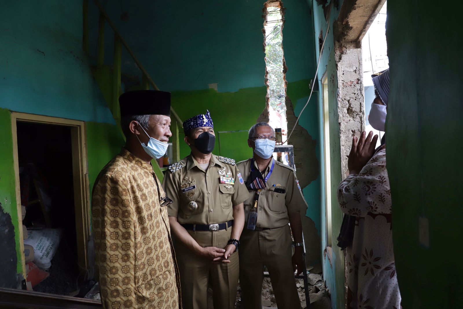 Plt. Walikota Cimahi Pantau Pelaksanaan Pengerjaan Perbaikan Rutilahu Di Melong