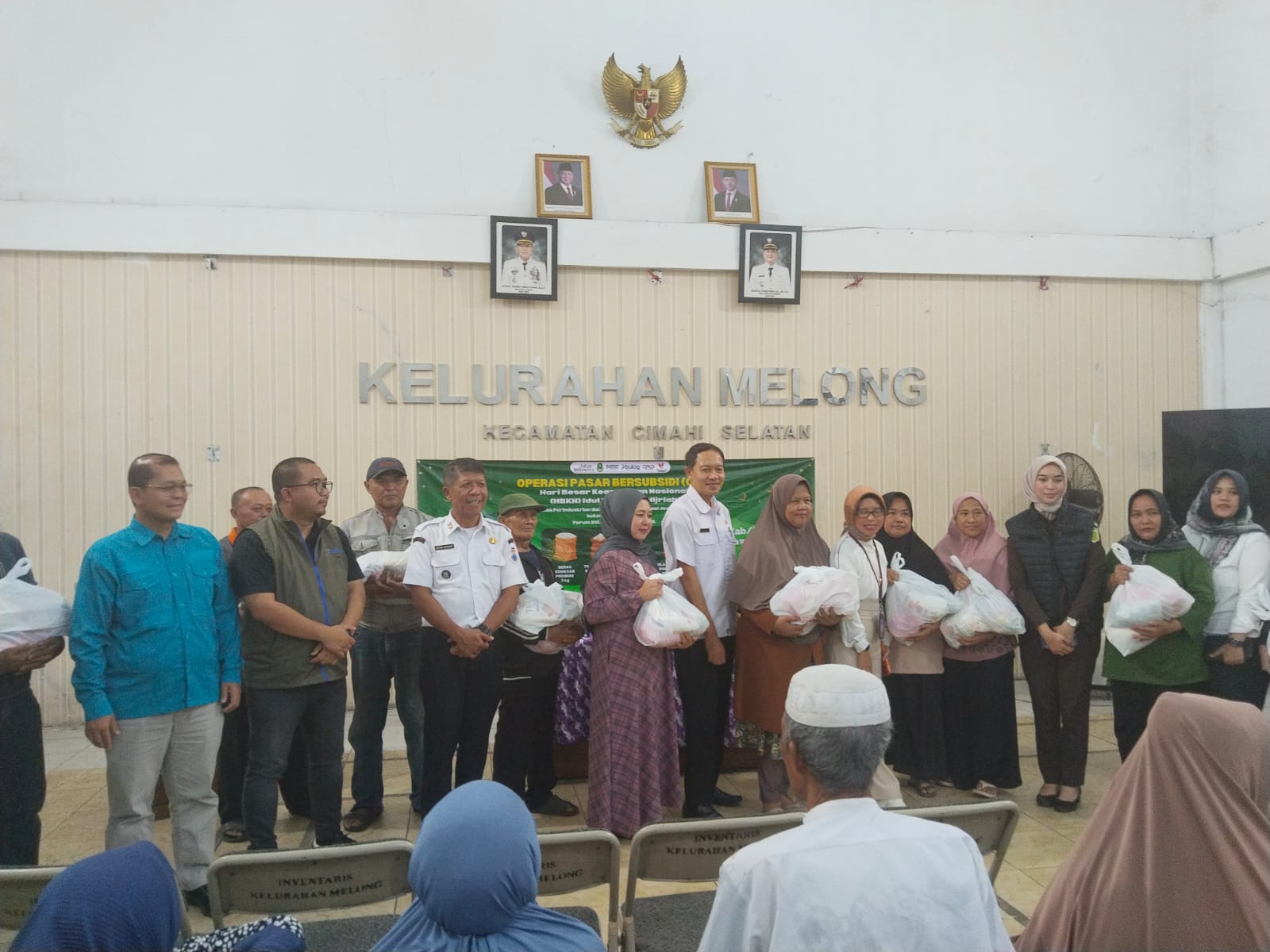 Paket Sembako Rp96 Ribu Jadi Rp40 Ribu! Warga Cimahi Serbu Operasi Pasar Bersubsidi