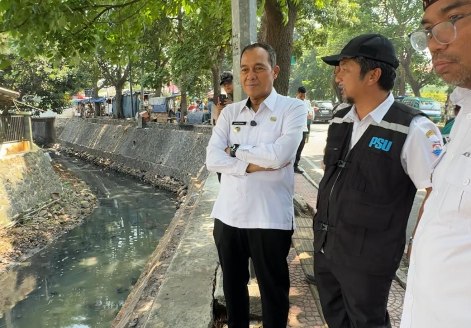 Sungai Cimahi Dibersihkan, Masyarakat Diimbau Jaga Kebersihan Dan Tidak Buang Sampah Ke Sungai