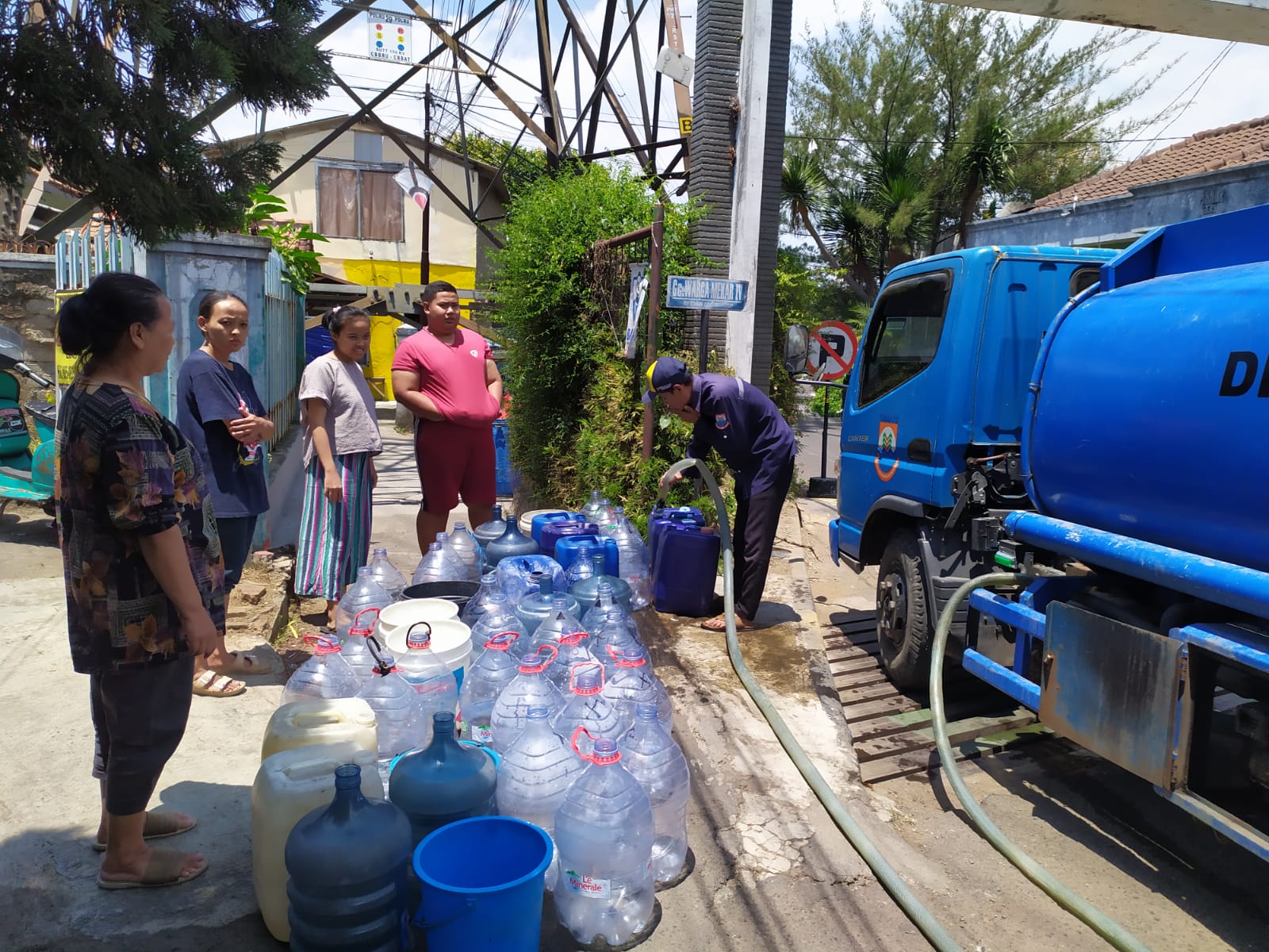 BLUD Air Minum Kota Cimahi Pasok Bantuan Air Bersih Setiap Hari