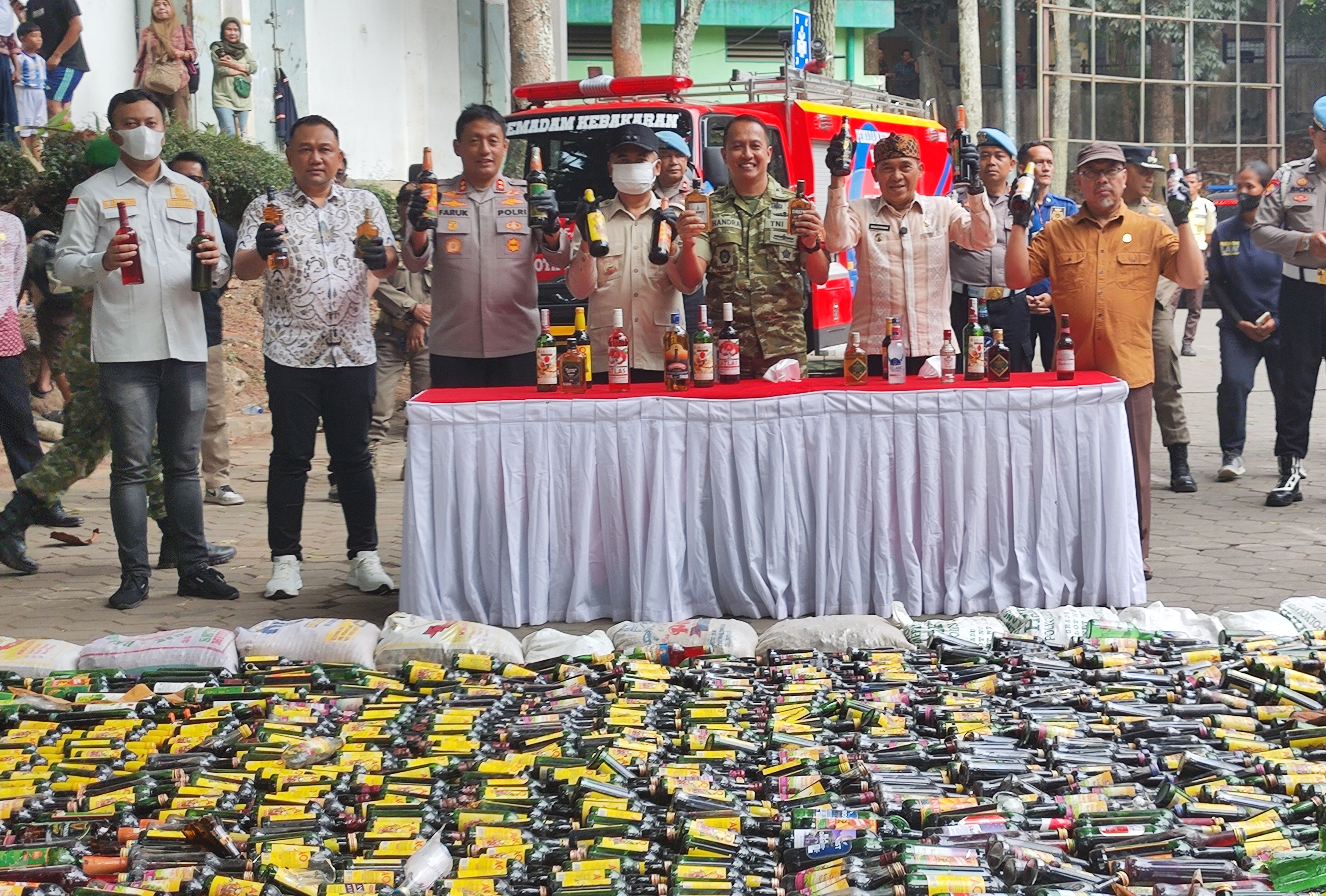 Sinergi Pemkot Cimahi-Polres Cimahi dan Forkopimda Musnahkan Ratusan Ribu Barang Bukti Kejahatan
