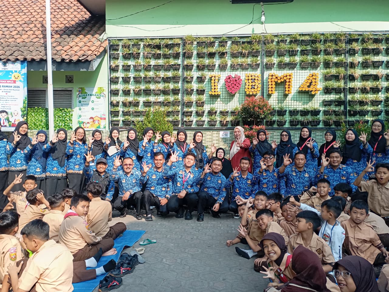 DLH Kota Cimahi Ajak Pelajar Peduli Sampah