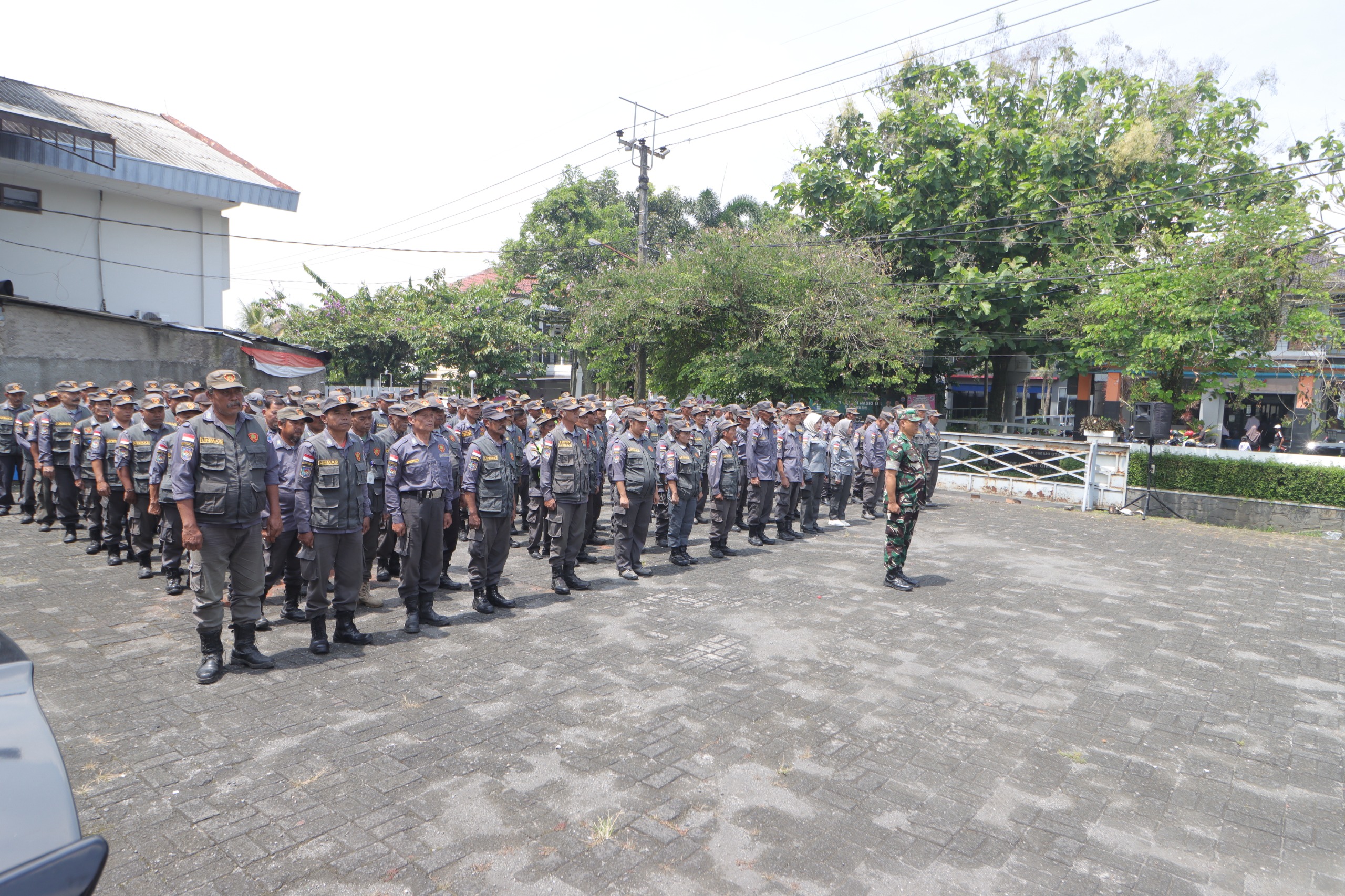 Pemkot Komitmen Perkuat Satlinmas sebagai Mitra Keamanan Daerah