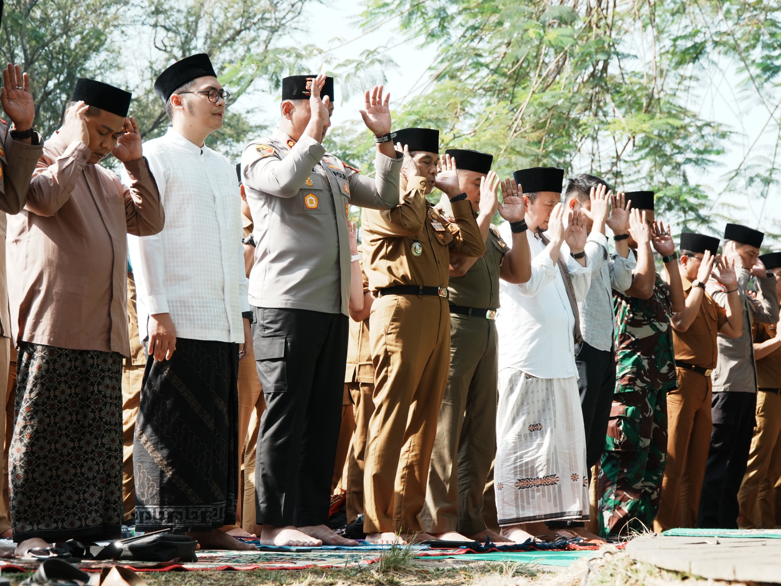 Sekitar 1.000 Peserta Ikuti Shalat Istisqo di Alun-Alun Cimahi