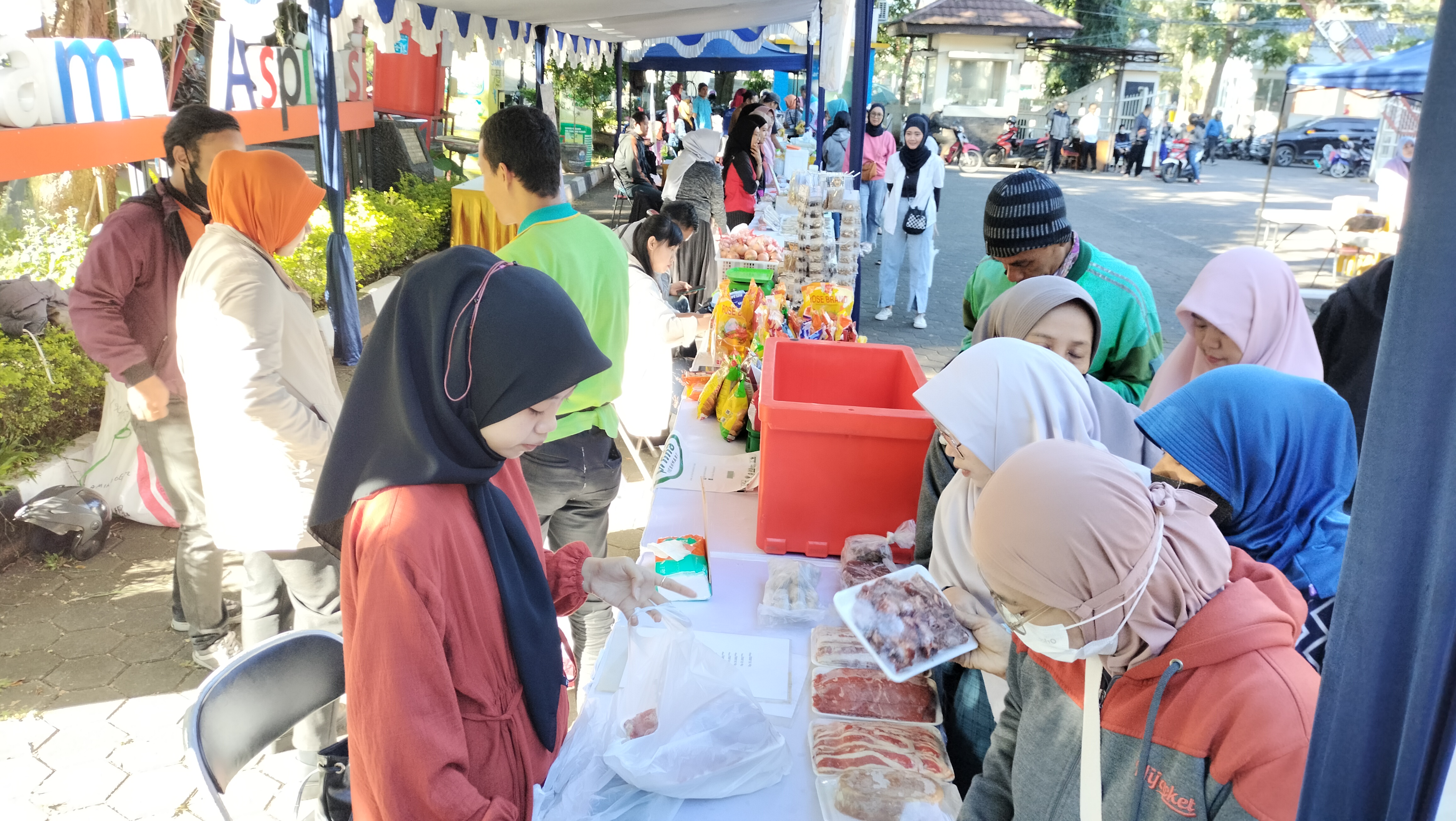Warga Antusias Hadiri GPM, Belanja Beras SPHP Dan Komoditas Pangan Lain Untuk Kebutuhan Ramadan