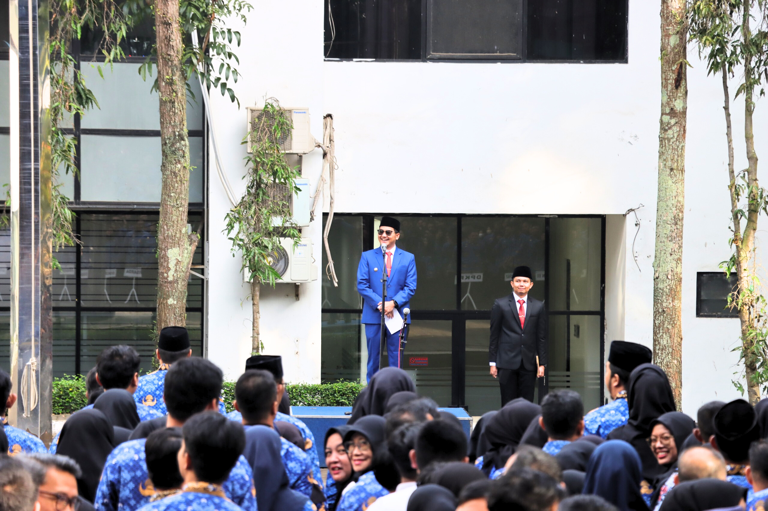 PIMPIN UPACARA HARI KESADARAN NASIONAL, WALI KOTA INGATKAN ASN KOTA CIMAHI UNTUK TINGKATKAN PELAYANAN PUBLIK