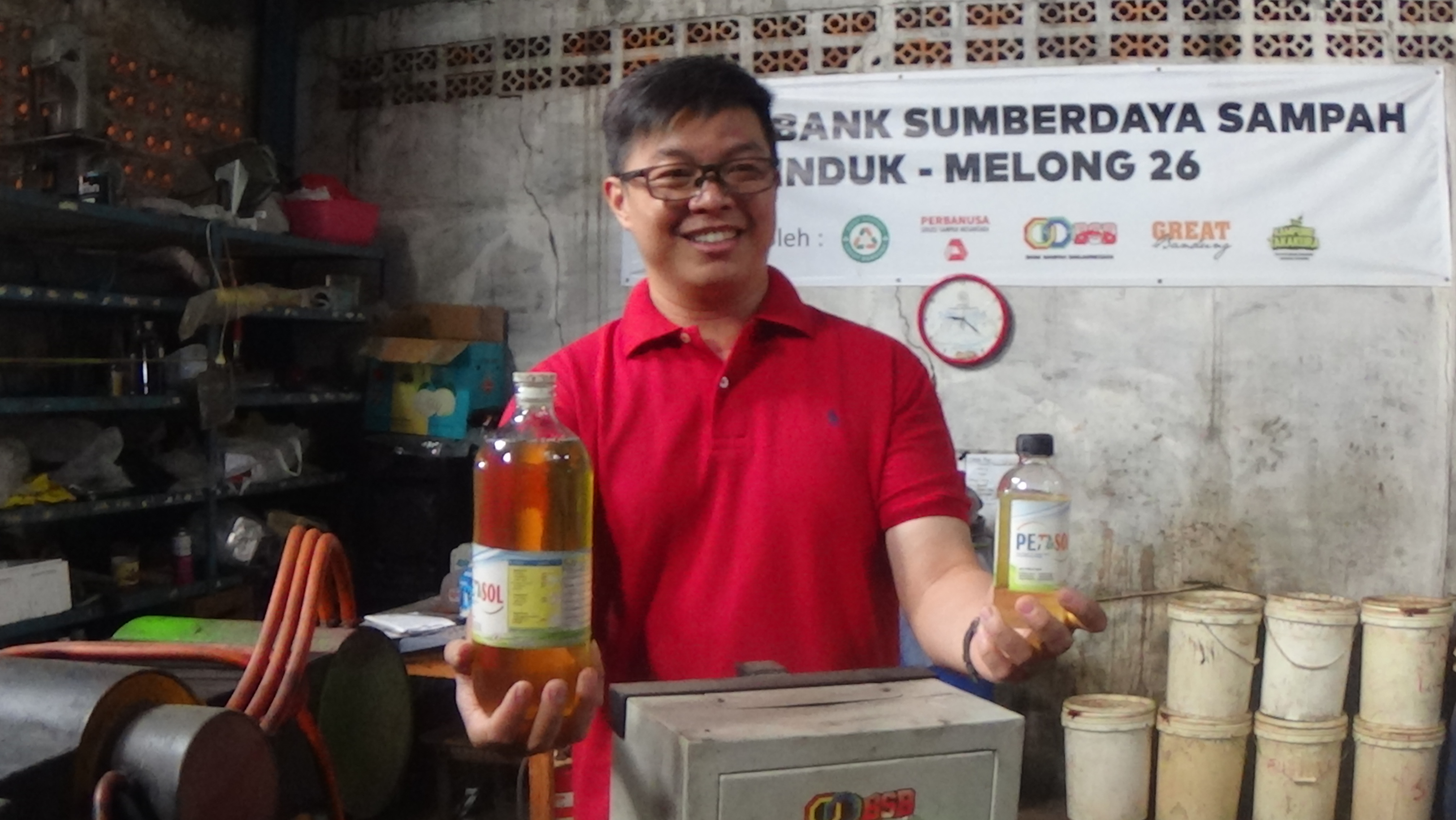 Sampah Plastik Disulap Jadi Solar, Bank Sumberdaya Sampah Melong 26 Cimahi Hadirkan Petasol