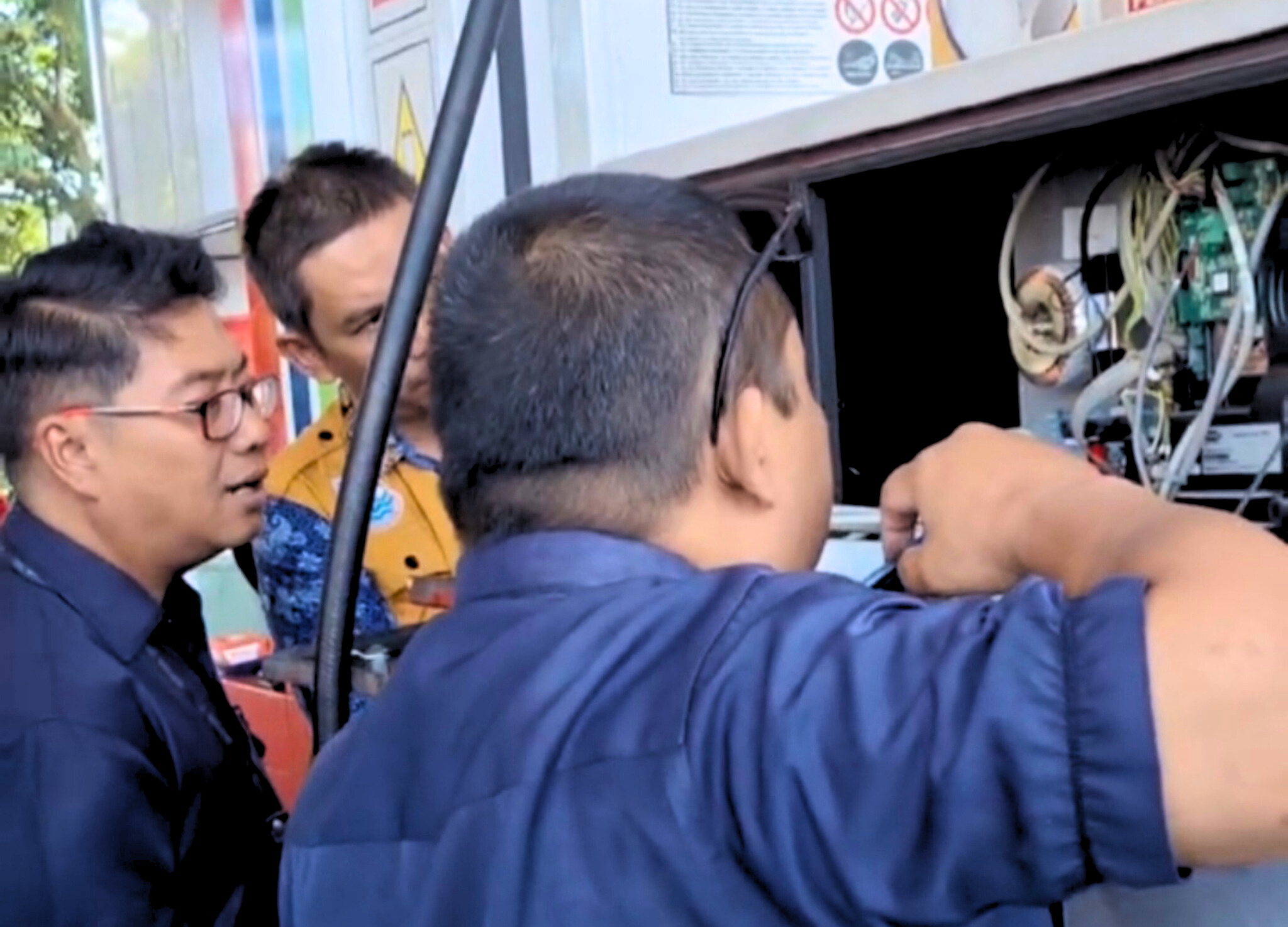 Jelang Nataru, Disdagkoperin Bersama Kementrian Perdagangan Gelar Pengawasan Terhadap SPBU di Kota Cimahi