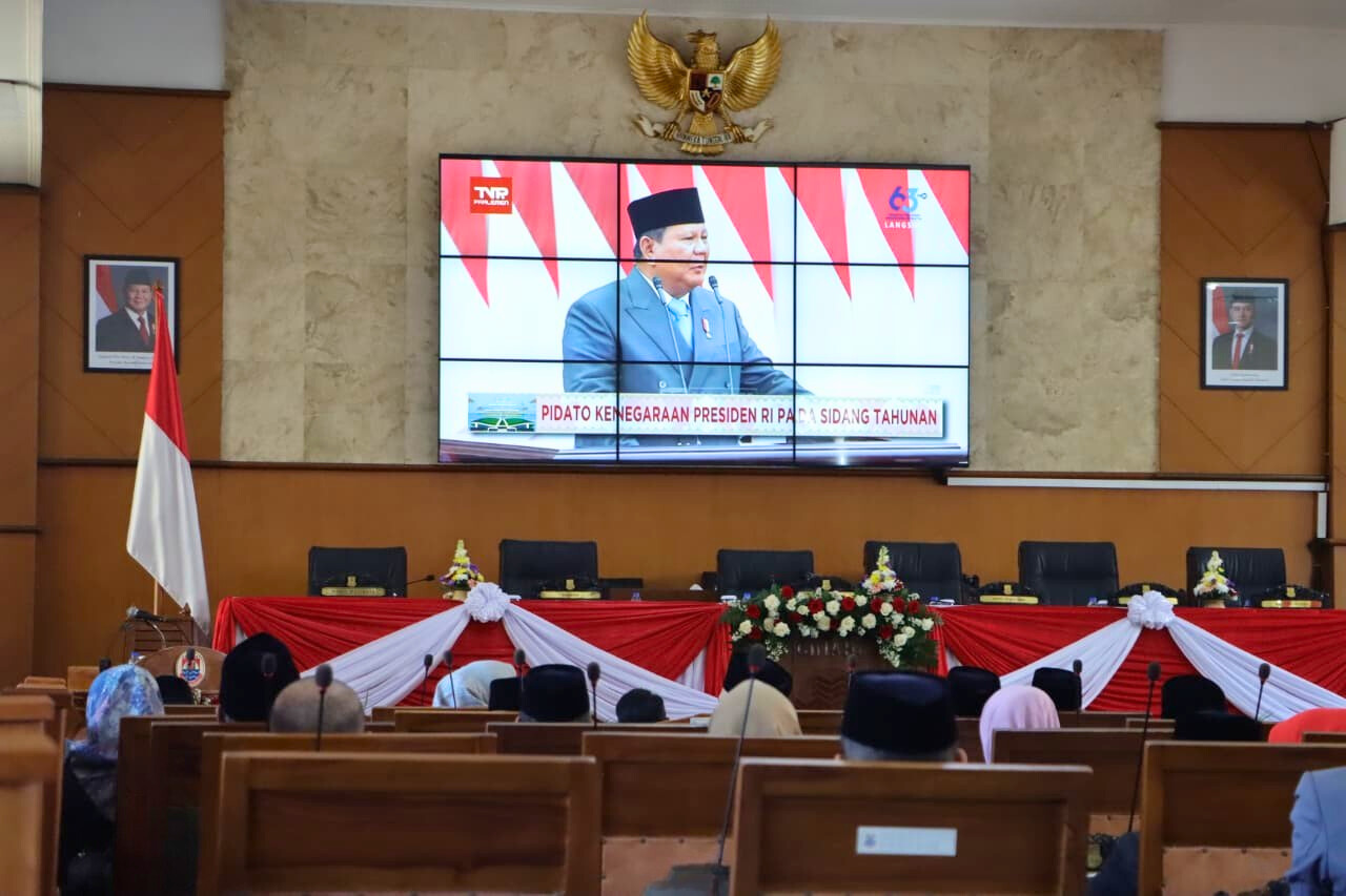 Jajaran Pejabat Pemerintah Kota Cimahi bersama Forkopimda Kota Cimahi Hadiri Rapat Paripurna Istimewa HUT Kemerdekaan RI ke-80