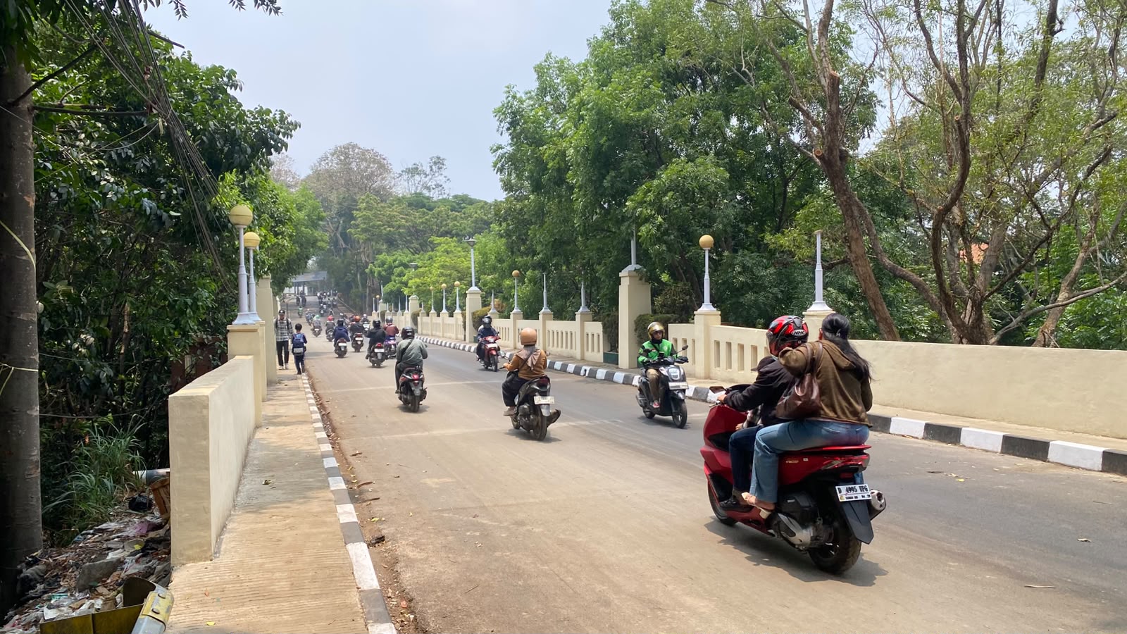 Jembatan Pemkot Cimahi Kembali Dibuka, Kendaraan Roda Empat Bisa Melintas
