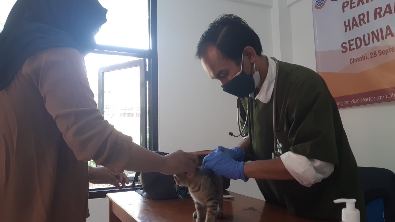 Peringatan Hari Rabies Sedunia, Puskeswan Kota Cimahi Gelar Layanan Vaksinasi Rabies Gratis