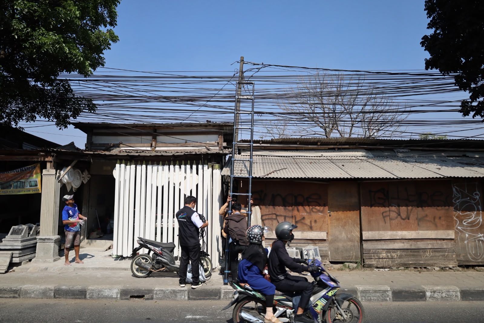 Penataan Kabel Fiber Optik Udara Terus Dilanjutkan