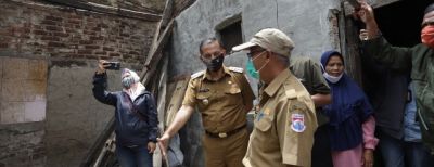 Wali Kota Cimahi Pantau Dinding Kirmir Ambrol di Kel. Melong