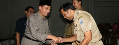 Wakil Walikota Cimahi Serahkan SK Kenaikan Pangkat ASN Periode Oktober 2017