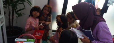 Warga Antusias Membuat Kartu Identitas Anak