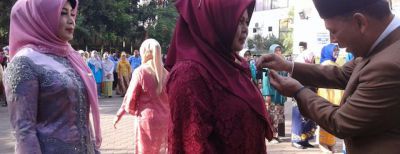 Penyematan Satyalencana Karya Satya Bagi ASN Yang Disiplin dan Loyal