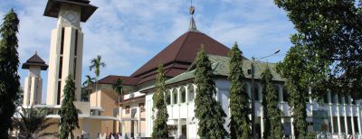 PNS Dihimbau Salat Id Di Masjid Agung