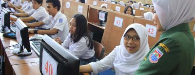 9 SMA/Sederajat di Kota Cimahi Ikut UN Berbasis Komputer