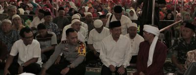 Ribuan Muslim Hadiri Maulid Nabi Muhammad