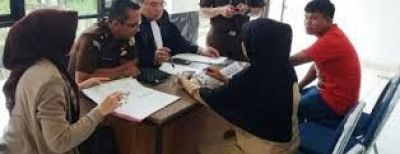 Sanksi Belum Membuat PKL Jera