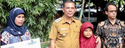 Walikota Cimahi Serahkan Santunan Taspen Kepada Keluarga THL Penerima Manfaat