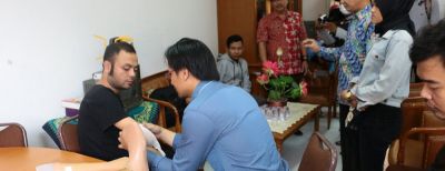 8 Penyandang Disabilitas Terima Bantuan