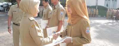 Walikota Cimahi Serahkan 51 SK Pengangkatan PNS