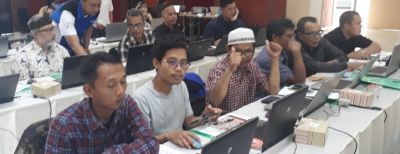 Pelatihan IT Kreatif Bagi Ketua RW agar Penggunaannya Bertanggungjawab