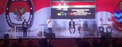3 Pasangan Walikota Cimahi Ikuti Debat Kandidat