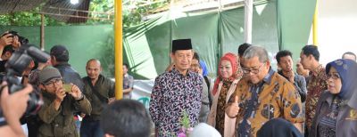 Gubernur & Wakil Walikota Pantau TPS