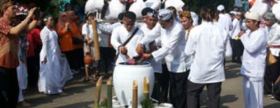 Atty:  Untuk menjaga kelestarian lingkungan dan ketersediaan air bersih, perlu peran bersama. 