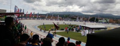 Warga Padati Velodrome Munaif Saleh