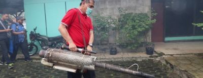 Wali Kota Cimahi Pimpin Langsung Fogging Untuk Atasi DBD