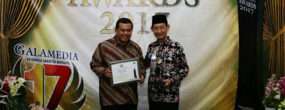 Pemkot Cimahi Menerima Penghargaan Galamedia Award