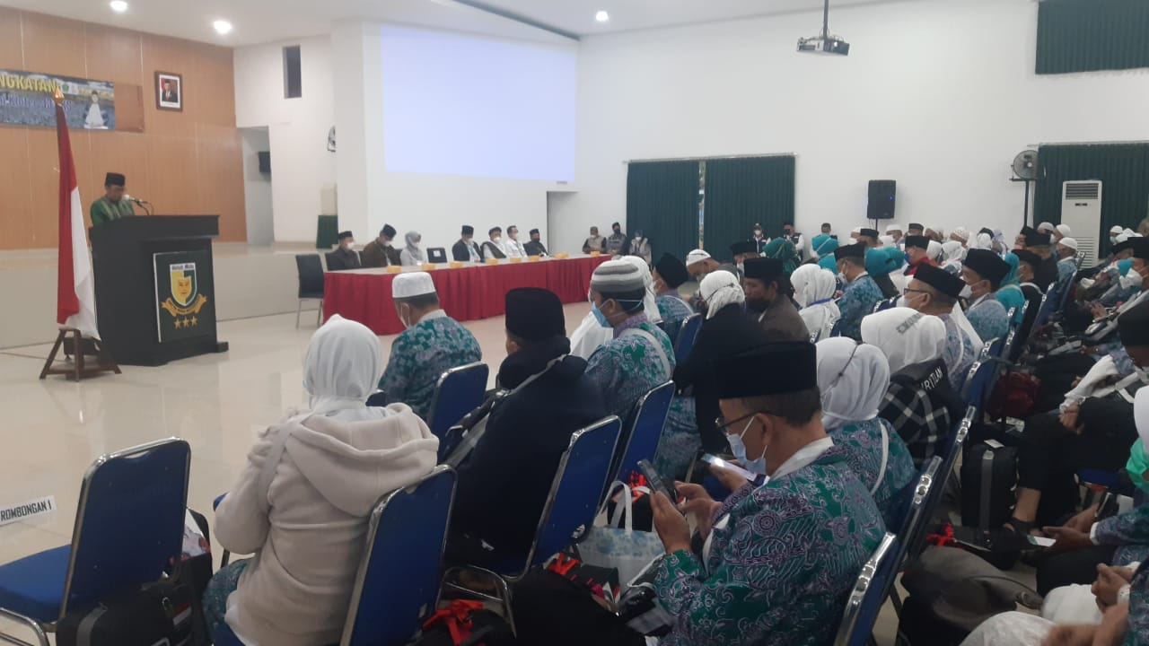 Ngatiyana Melepas Jemaah Haji Kota Cimahi Tahun 2022