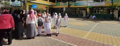 Siswa SD-SMP Kota Cimahi Masih Belajar di Rumah